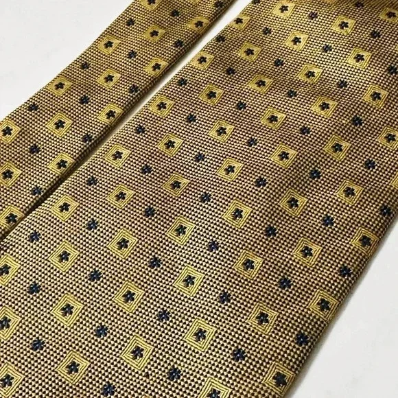 CADE' MILANO 100% Silk Tie Gold / Yellow - Made in Italy - 60" Length - 4" Wide - Picture 6 of 7